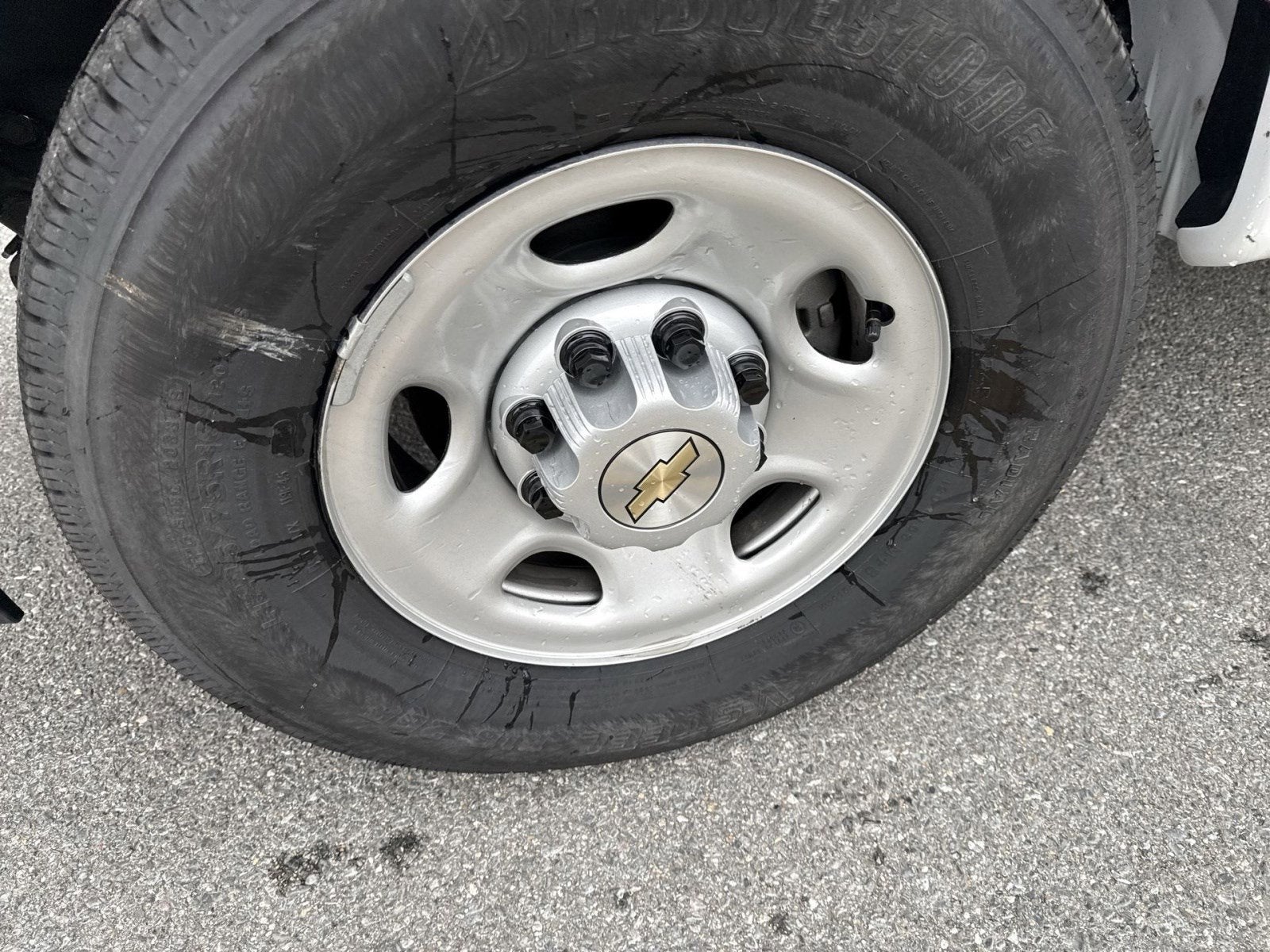 2025 Chevrolet Express Cargo WT