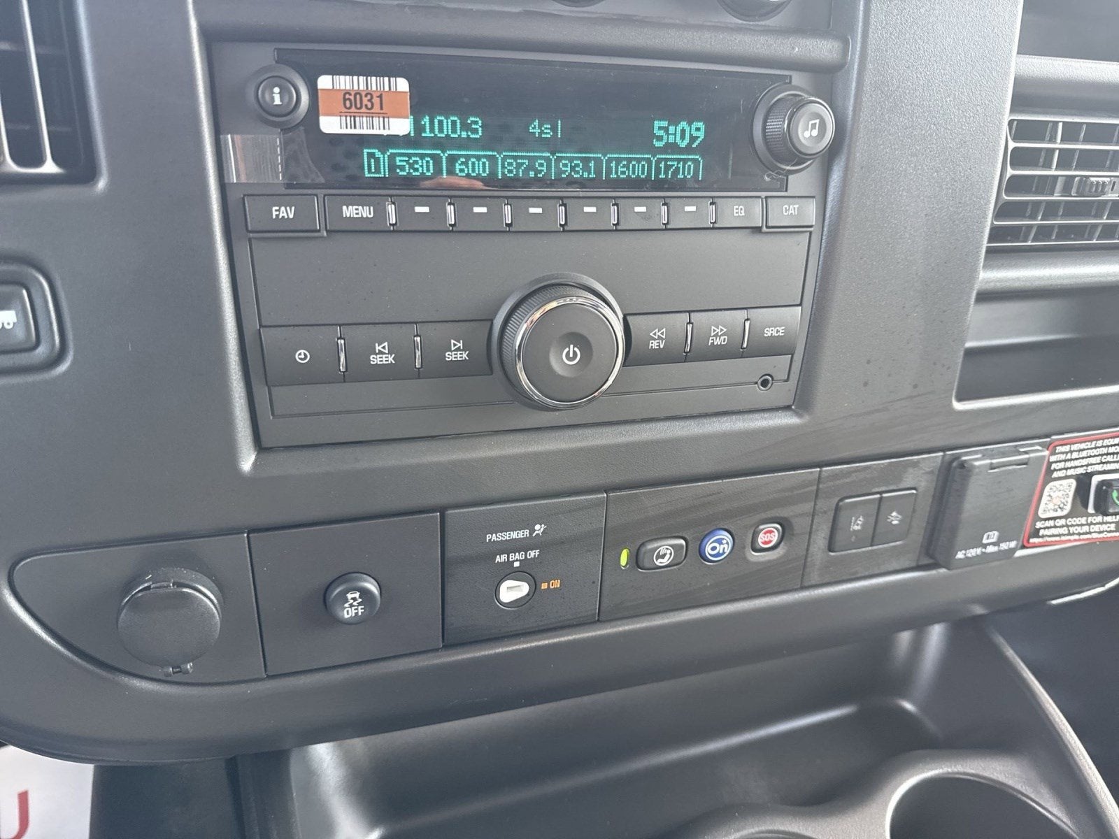 2025 Chevrolet Express Cargo 2500 WT