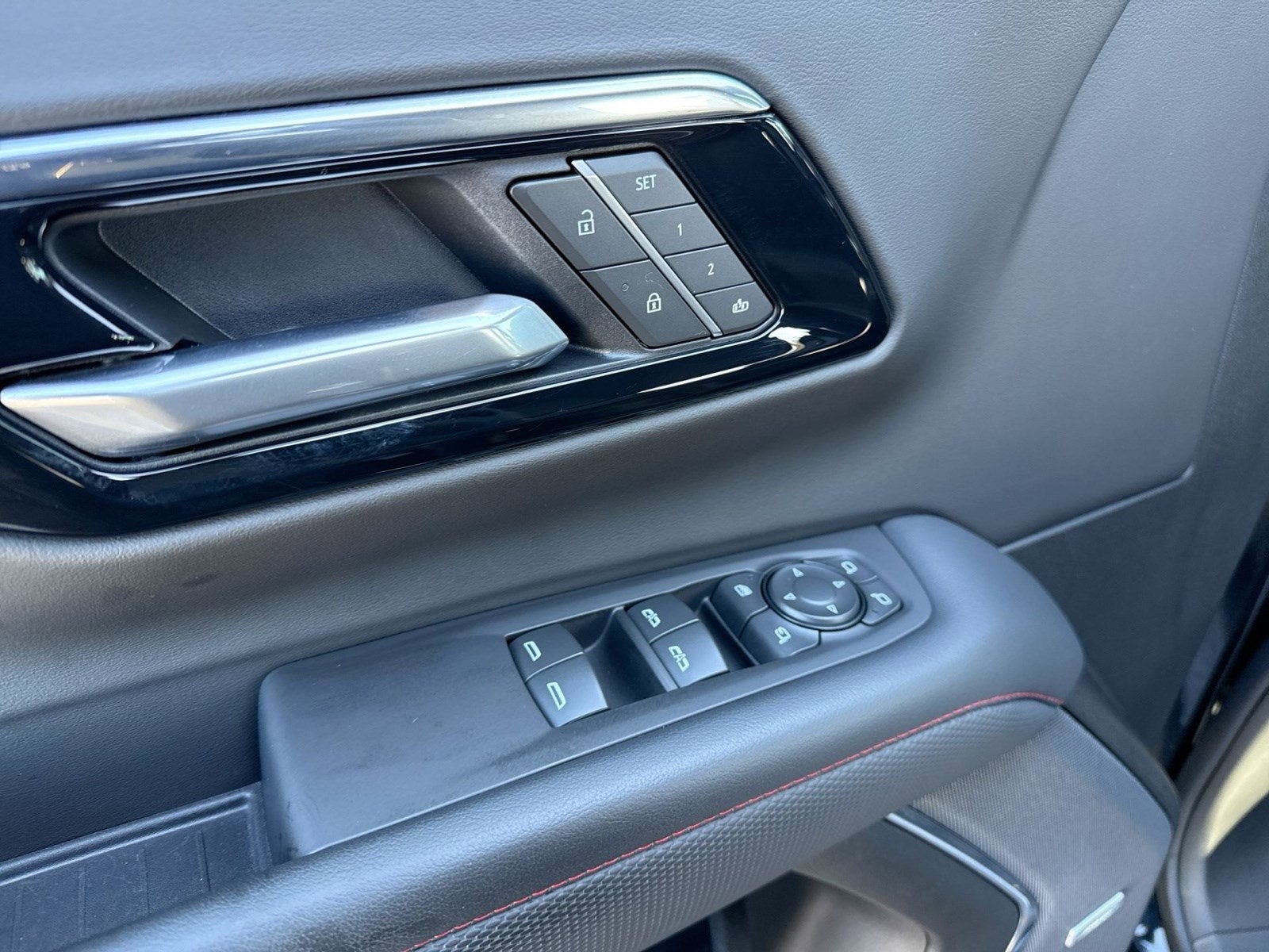 2025 Chevrolet Suburban RST