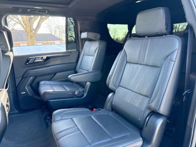 2025 Chevrolet Suburban RST