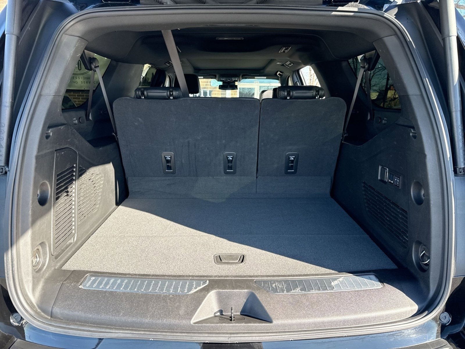 2025 Chevrolet Suburban RST