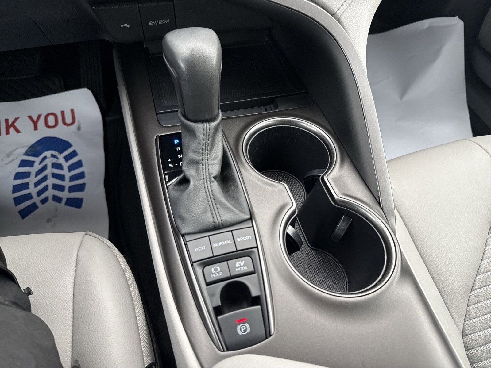 2024 Toyota Camry Hybrid SE