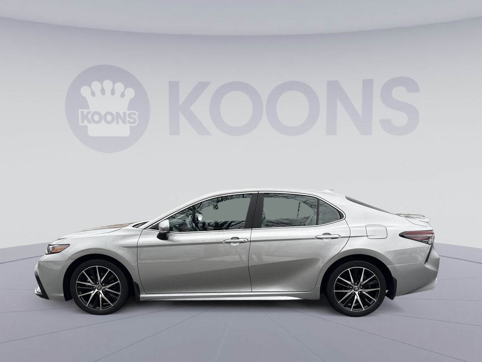 2024 Toyota Camry Hybrid SE