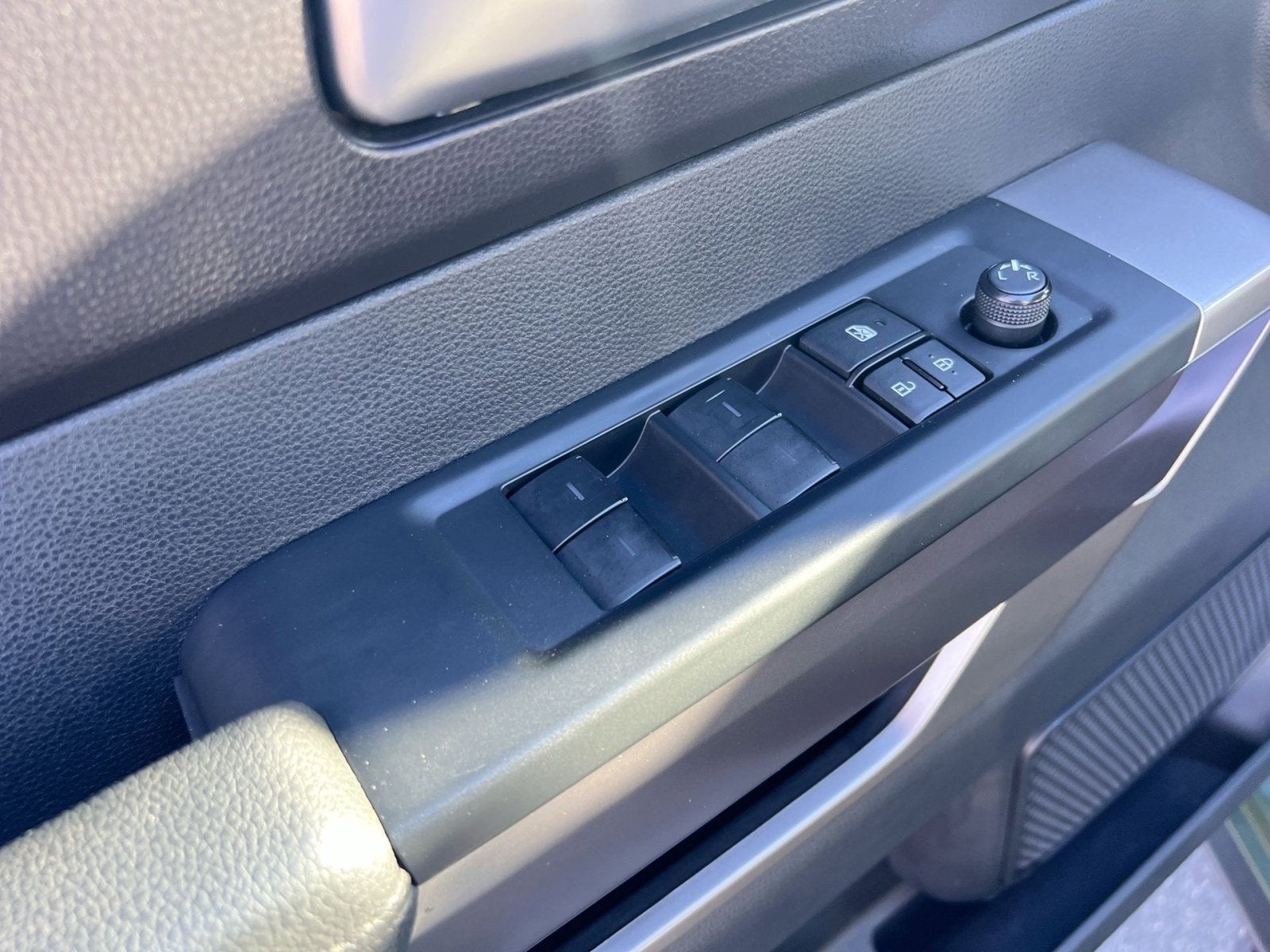 2023 Toyota Tundra 4WD SR5