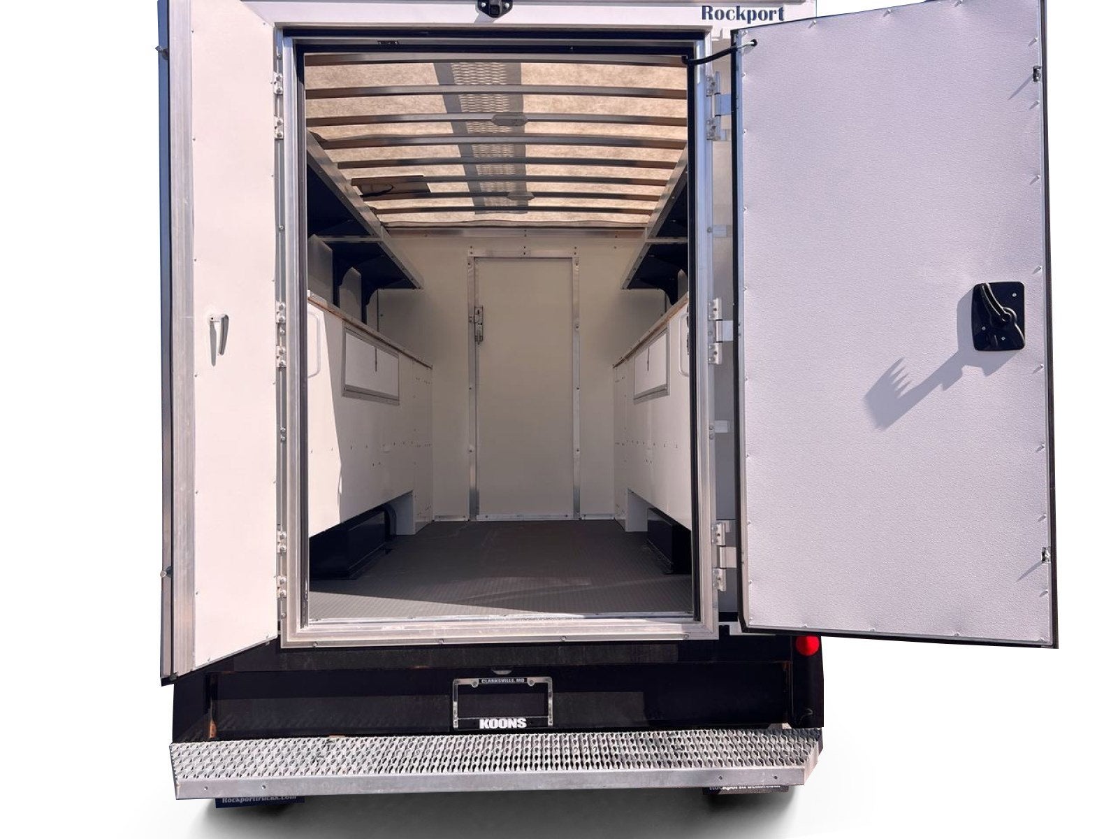 2025 GMC Savana Cutaway 3500 1WT