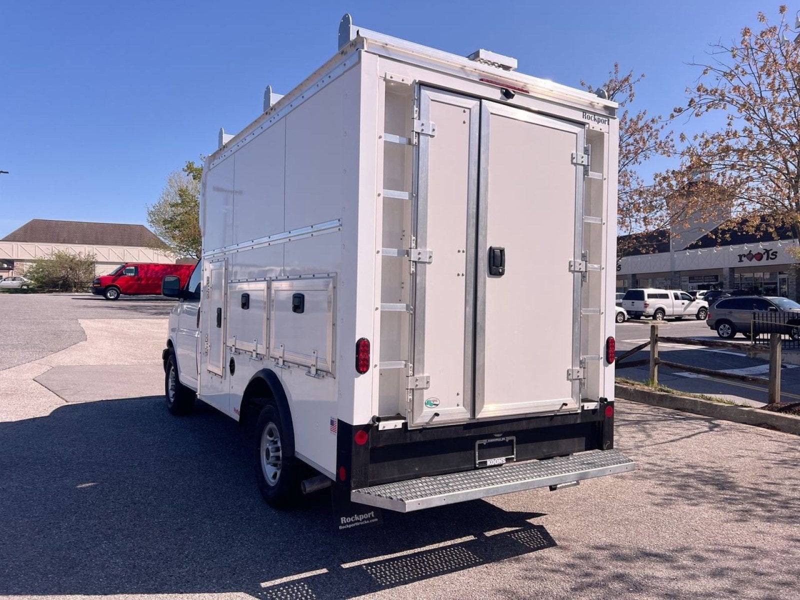 2025 GMC Savana Cutaway 3500 1WT