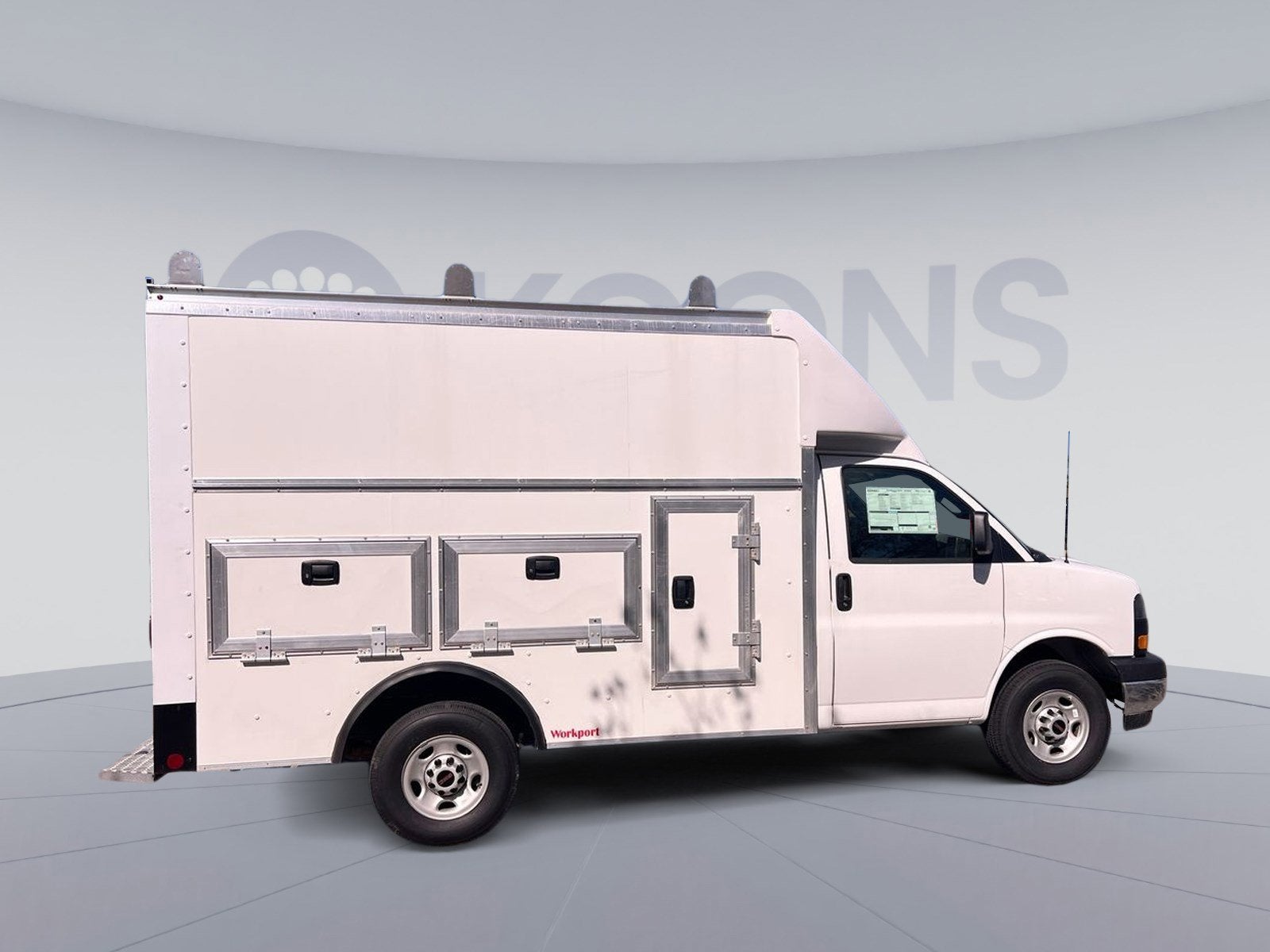 2025 GMC Savana Cutaway 3500 1WT
