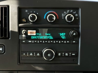 2025 GMC Savana Cutaway 3500 1WT