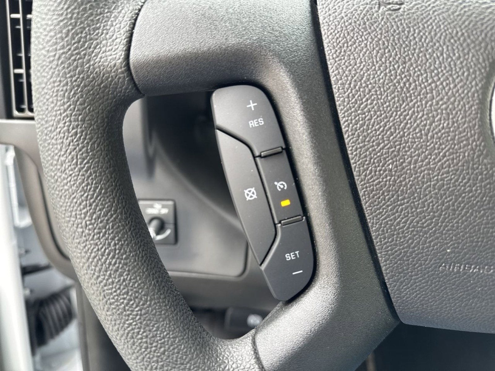 2025 GMC Savana Cutaway 3500 1WT