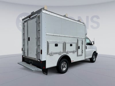 2025 GMC Savana Cutaway 3500 1WT