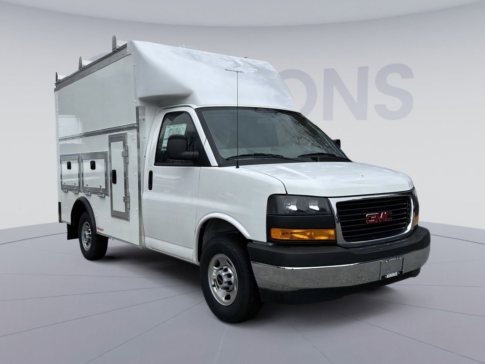 2025 GMC Savana Cutaway 3500 1WT