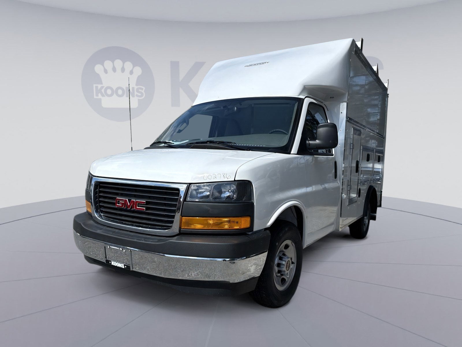 2025 GMC Savana Cutaway 3500 1WT