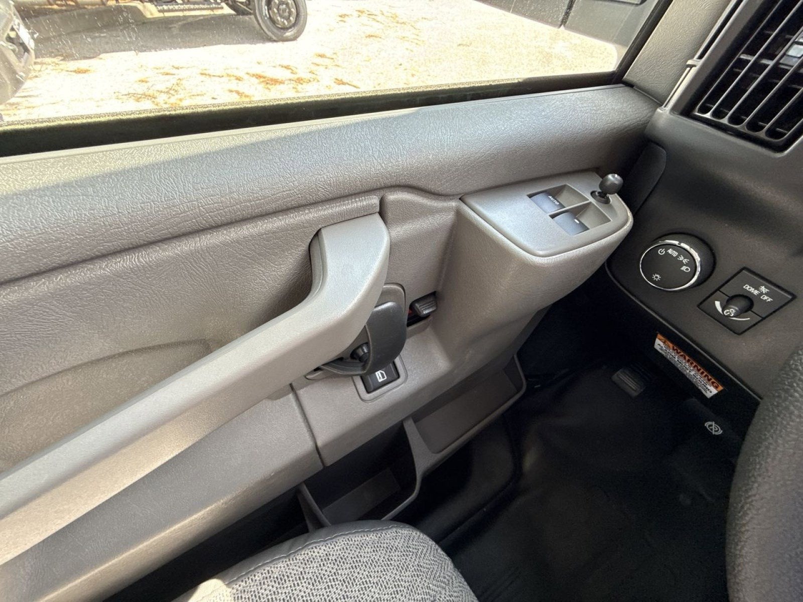 2025 GMC Savana Cutaway 3500 1WT