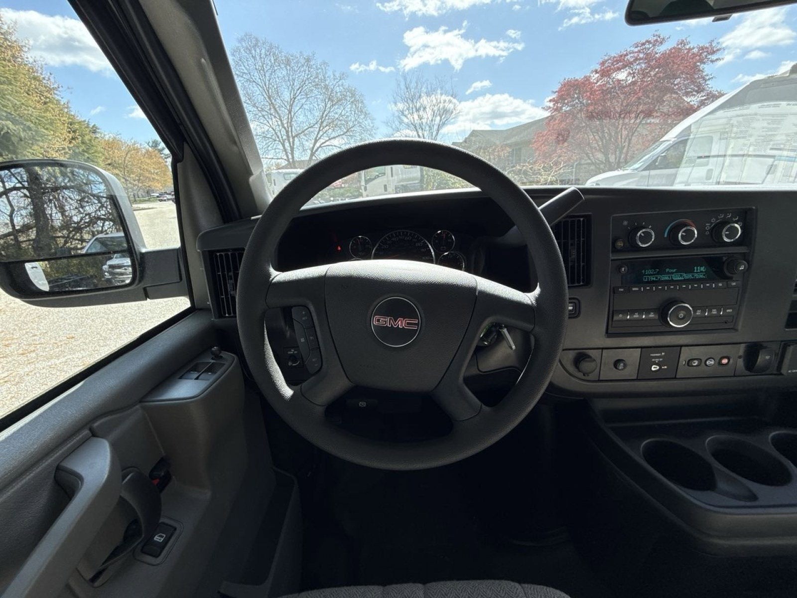 2025 GMC Savana Cutaway 3500 1WT