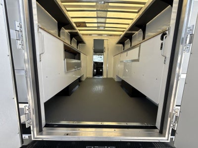 2025 GMC Savana Cutaway 3500 1WT