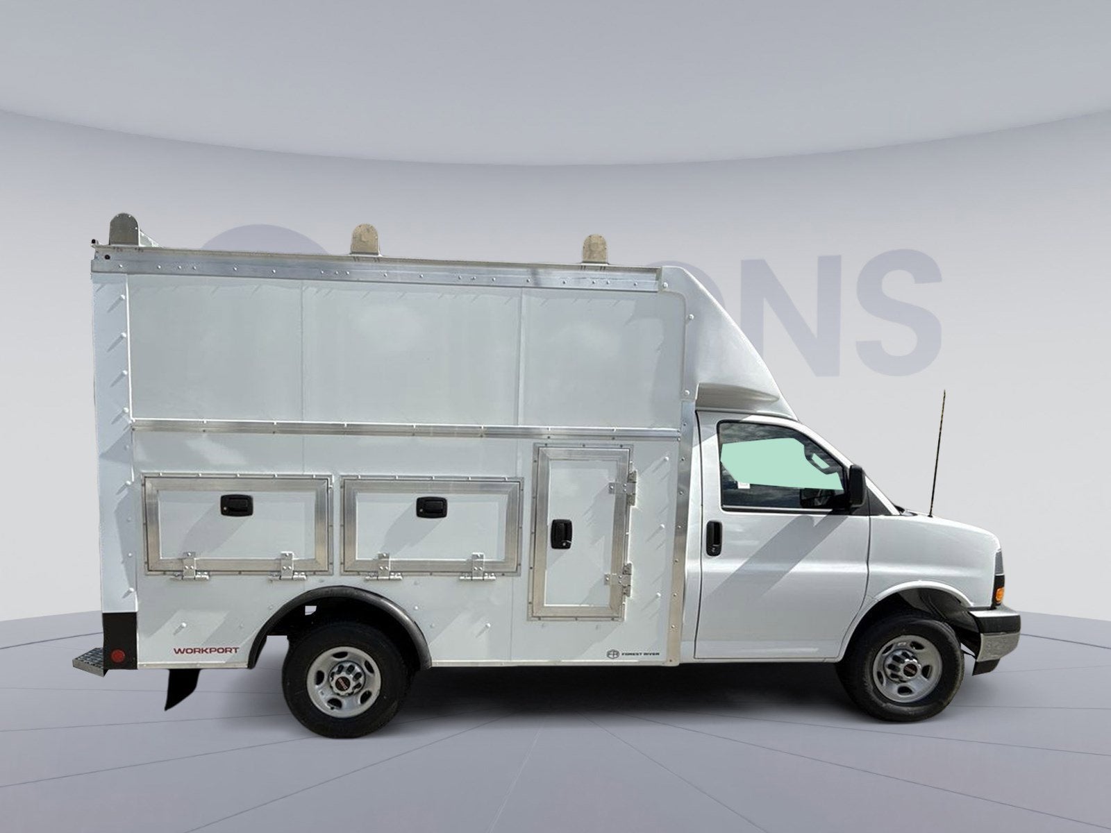 2025 GMC Savana Cutaway 3500 1WT