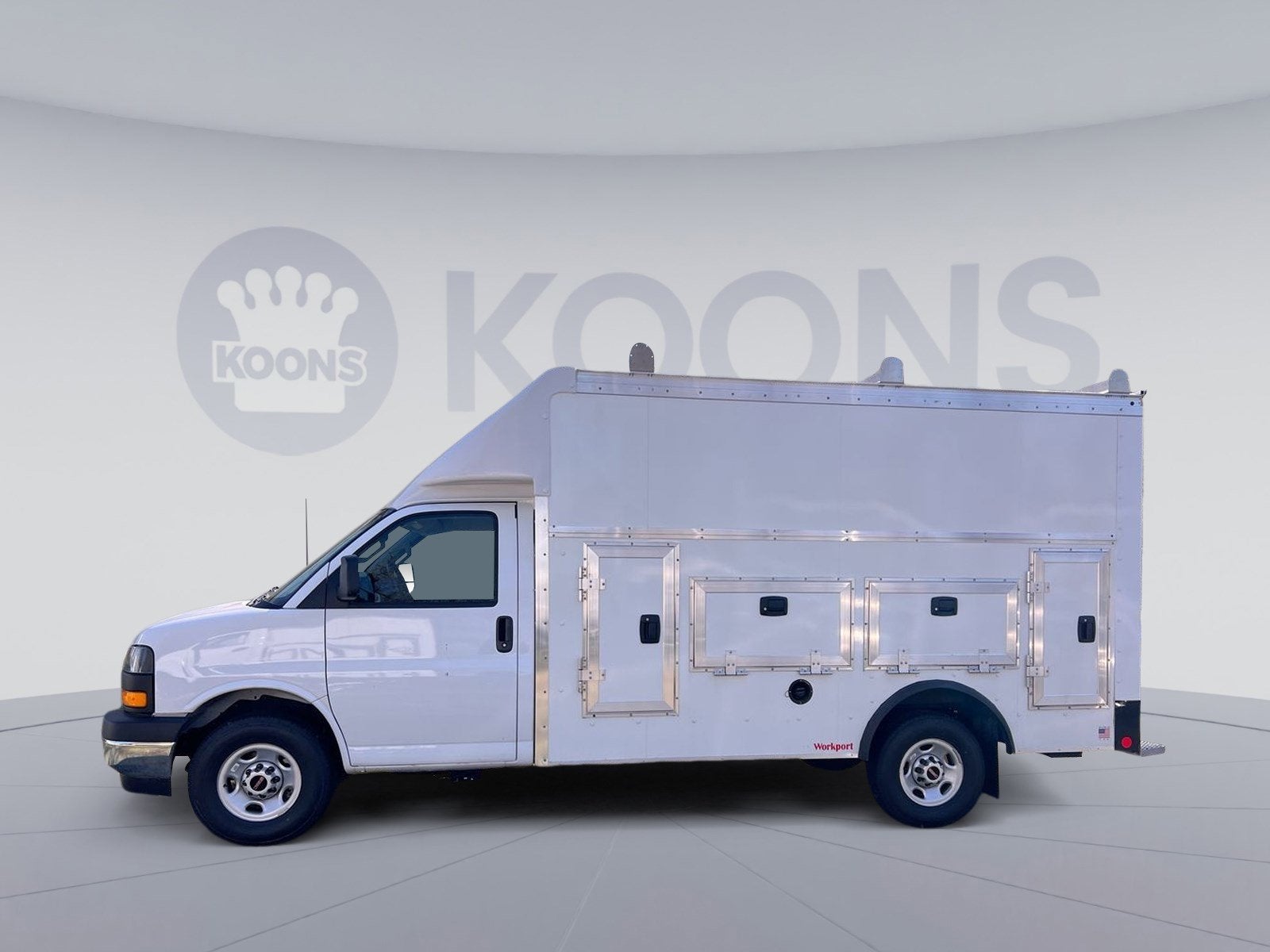 2025 GMC Savana Cutaway 3500 1WT