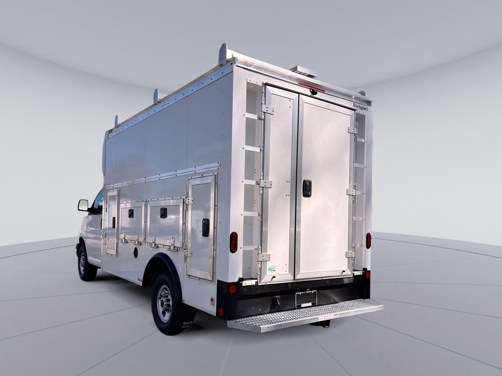 2025 GMC Savana Cutaway 3500 1WT