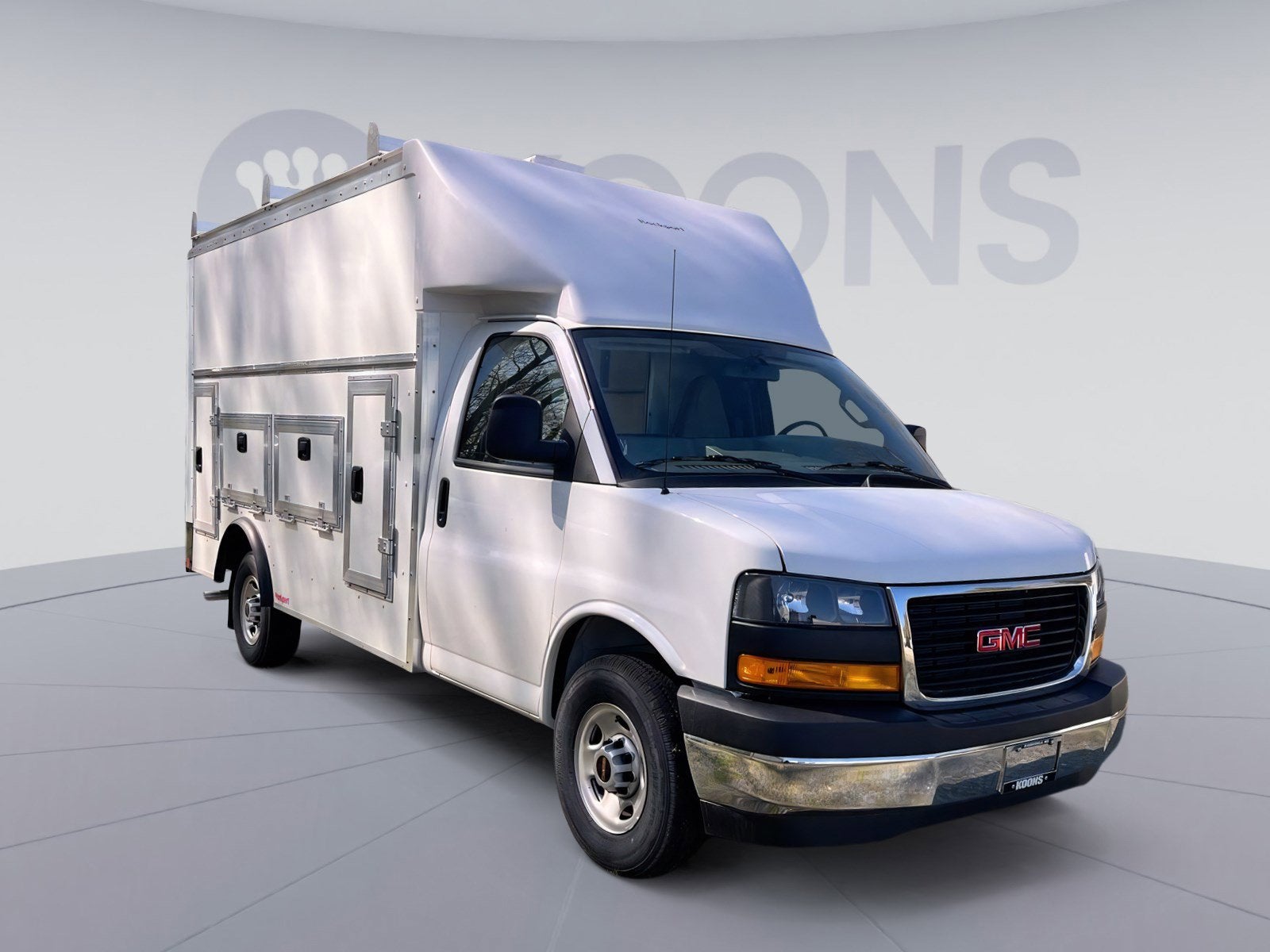 2025 GMC Savana Cutaway 3500 1WT