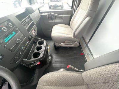 2025 GMC Savana Cutaway 3500 1WT