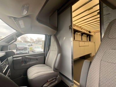 2025 GMC Savana Cutaway 3500 1WT