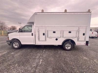 2025 GMC Savana Cutaway 3500 1WT