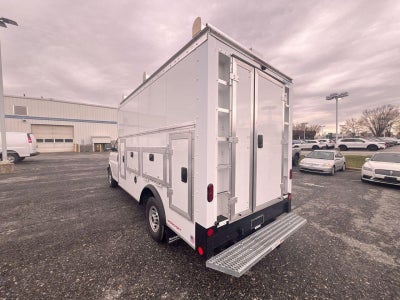 2025 GMC Savana Cutaway 3500 1WT