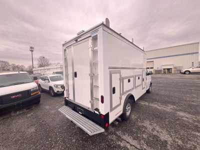 2025 GMC Savana Cutaway 3500 1WT