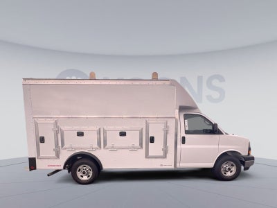 2025 GMC Savana Cutaway 3500 1WT