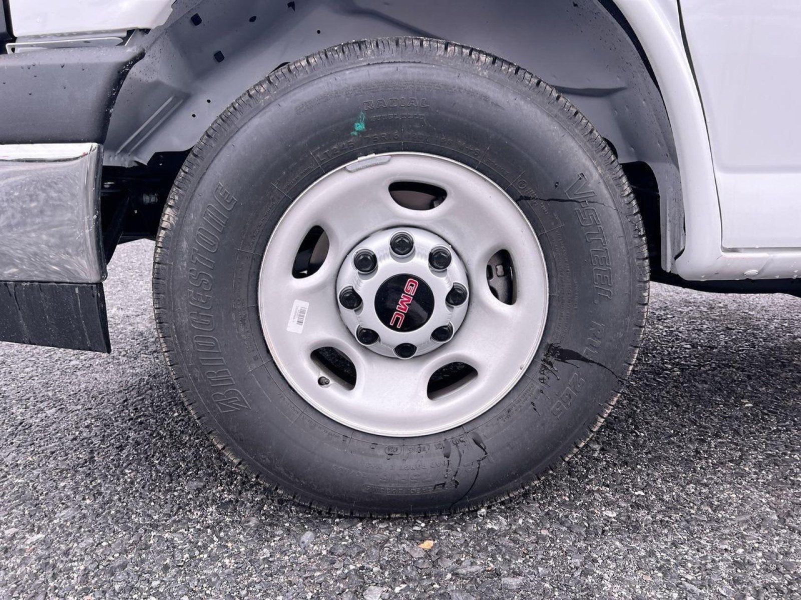 2025 GMC Savana Cutaway 3500 1WT