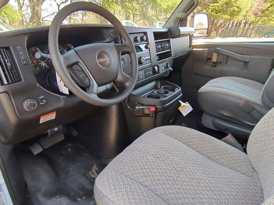 2025 GMC Savana Cutaway 3500 1WT