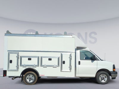 2025 GMC Savana Cutaway 3500 1WT